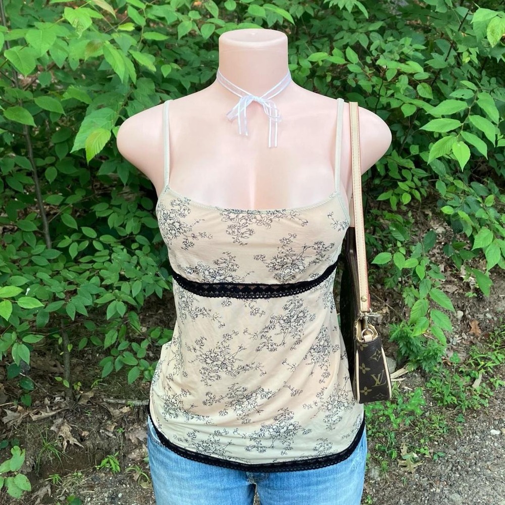 y2k 2000s cream floral lace trim cami top Size S